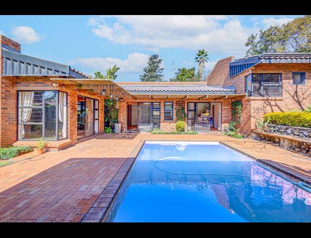 4 BEDROOM FREEHOLD RENTED IN ROBIN HILLS